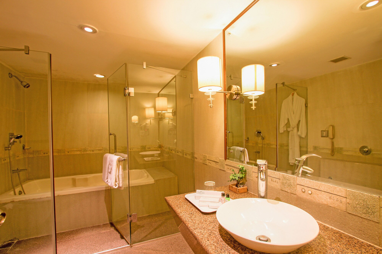 Bathroom 4, Citadel Sarovar Portico Bengaluru, Bangalore