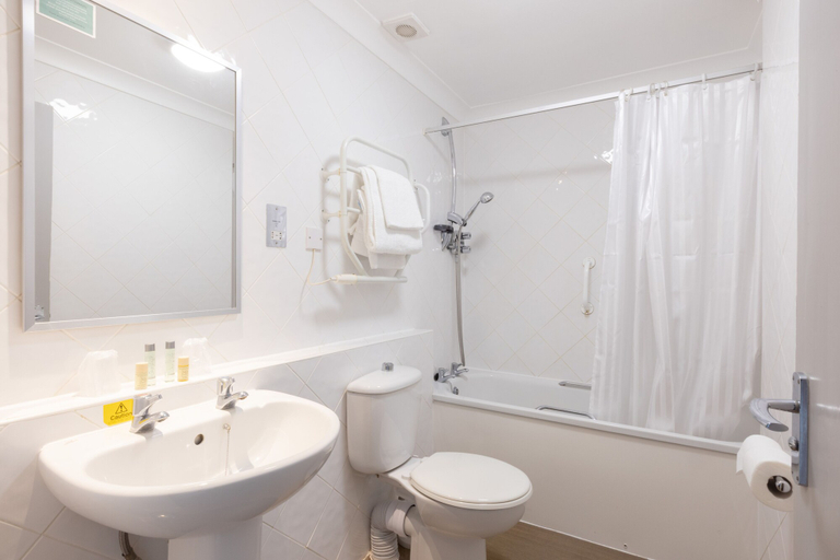 Bathroom 4, The Imperial Hotel, Devon