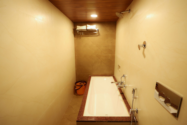 Bathroom 3, Raaj Resort, Raigarh