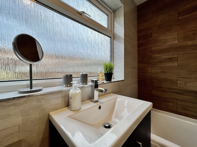 Bathroom 4, Daubney House, Lincolnshire