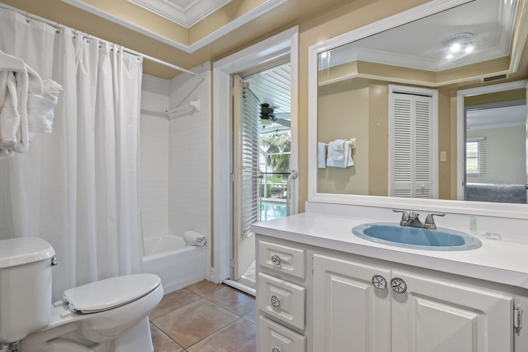 Bathroom, Dolphin Crossing Villa, Lee