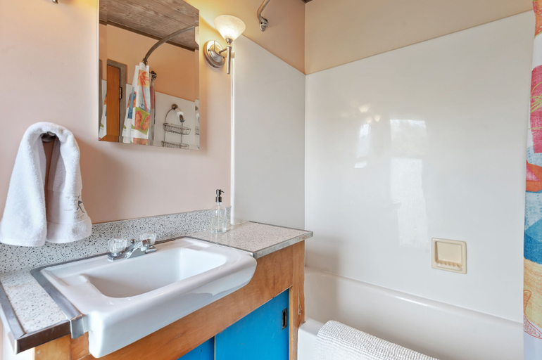 Bathroom 4, Padaro Midcentury Beach & Garden, Santa Barbara