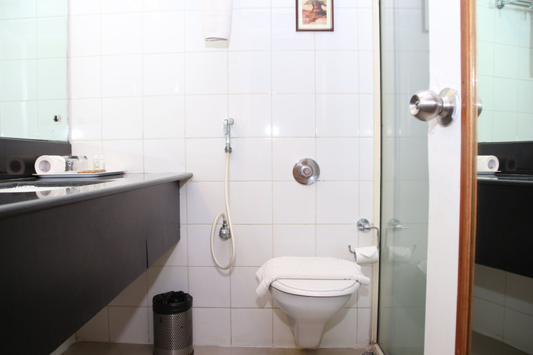 Bathroom 5, Ramanashree California Resort, Bangalore