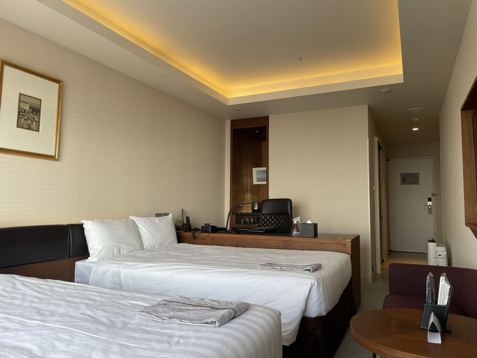 Bedroom 3, Clayton Bay Hotel, Kure