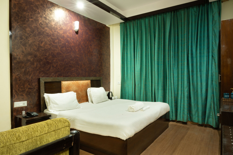 Bedroom 3, Rhodo Inn, Dehradun