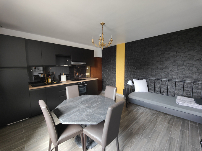Dining Room 8