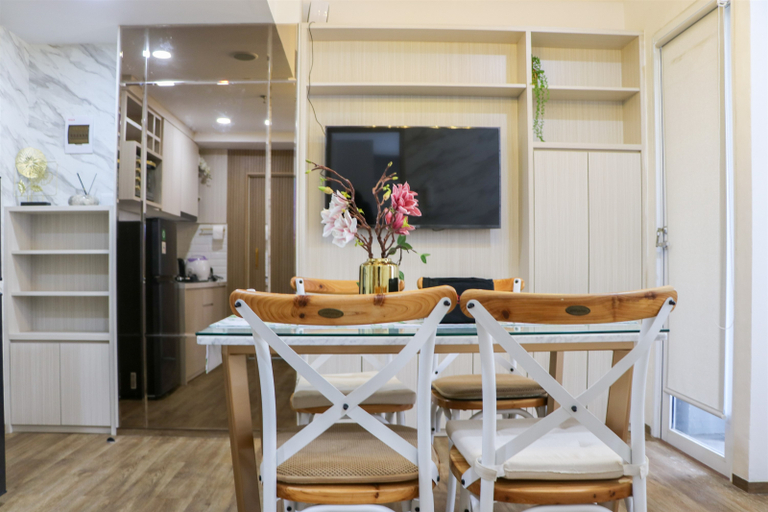 Others 2, Cozy Stay and Minimalist 1BR Tokyo Riverside PIK 2 Apartment By Travelio, Tangerang