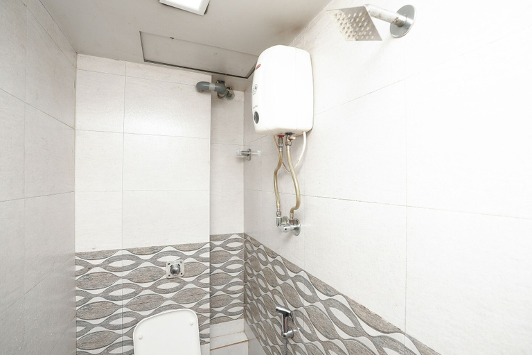 Bathroom 4, Hotel Mahi, Mumbai Suburban