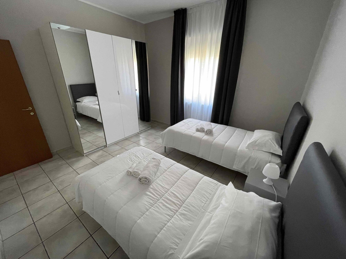 Bedroom 3, Residence Verona Inn, Verona