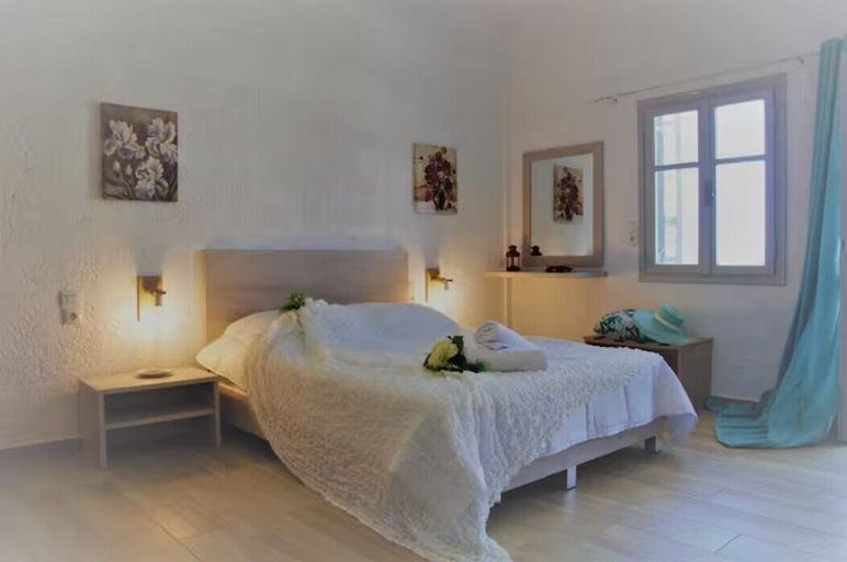 Bedroom 3, Ble Island, Crete