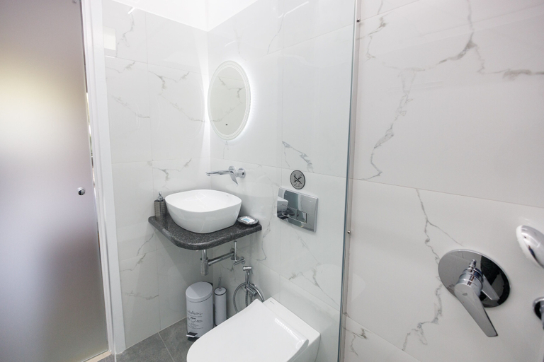 Bathroom 5, Theodora Apartments, Peloponnese