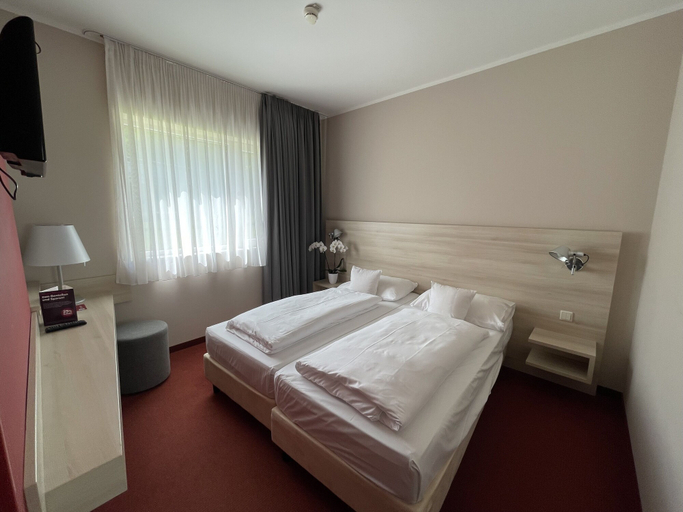 Bedroom 3, Serways Hotel Spessart Sud, Aschaffenburg