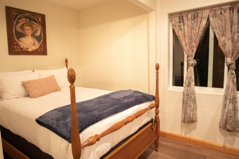 Bedroom 3, Tucker Peak Lodge, San Diego