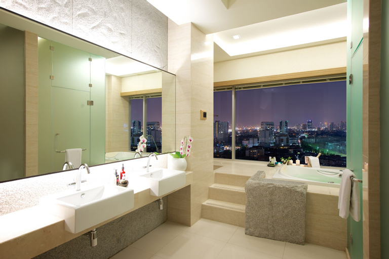 Bathroom 8