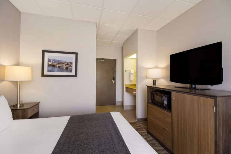 Bedroom 3, Best Western Lock Haven, Clinton