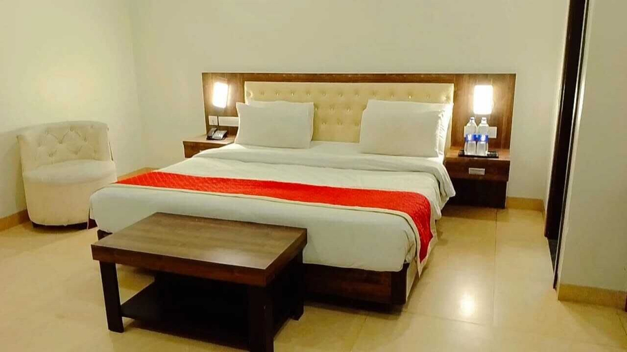 Bedroom 2, The Palm Hotel & Restaurant, Jaipur