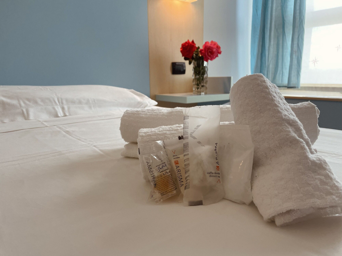 Bedroom 3, Hotel Grecale - Venturina Terme, Livorno