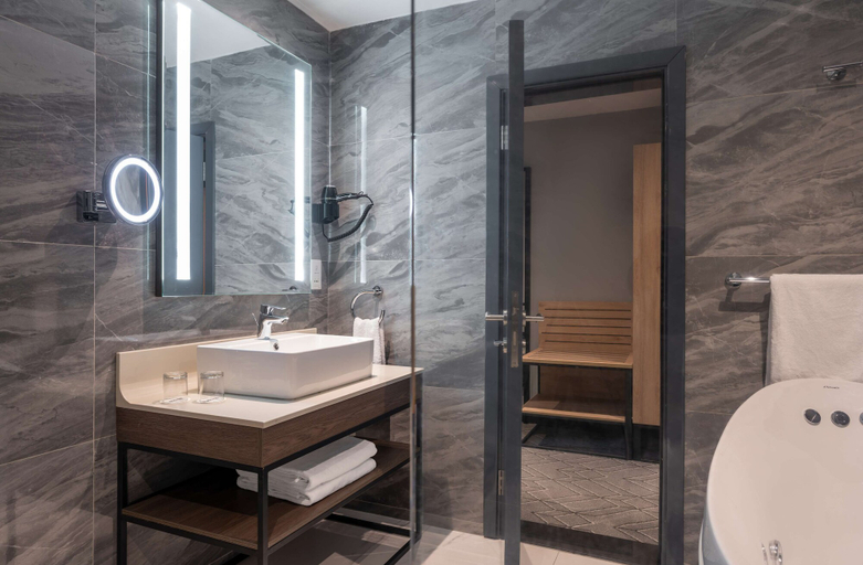 Bathroom 5, Park Inn by Radisson Serviced Apartments, Lagos Victoria Island, Eti-Osa