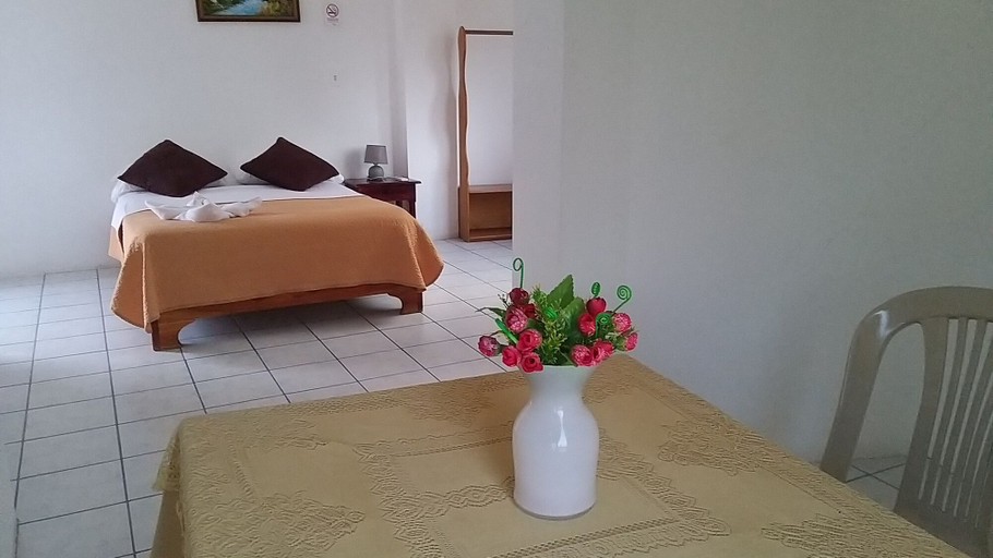 Bedroom 2, Isla del Descanso, Isabela