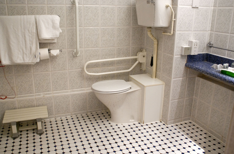 Bathroom 4, Holiday Inn Ashford North A20, Kent