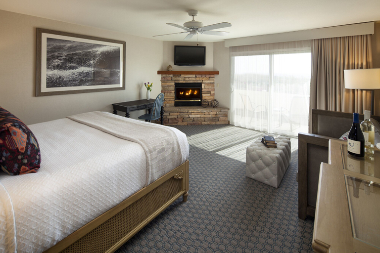 Bedroom 3, Spyglass Inn, San Luis Obispo
