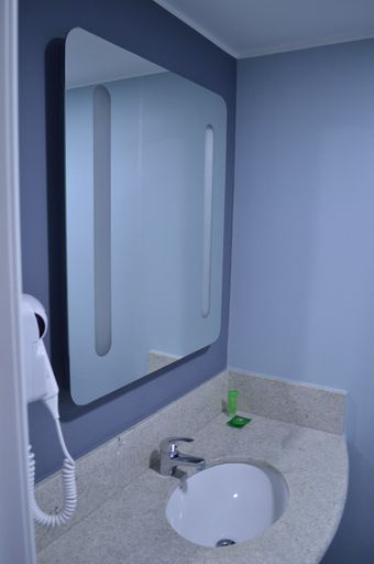 Bathroom, ibis Styles Porto Alegre Centro, Porto Alegre