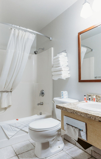 Bathroom 4, Travelodge by Wyndham Worland, Washakie