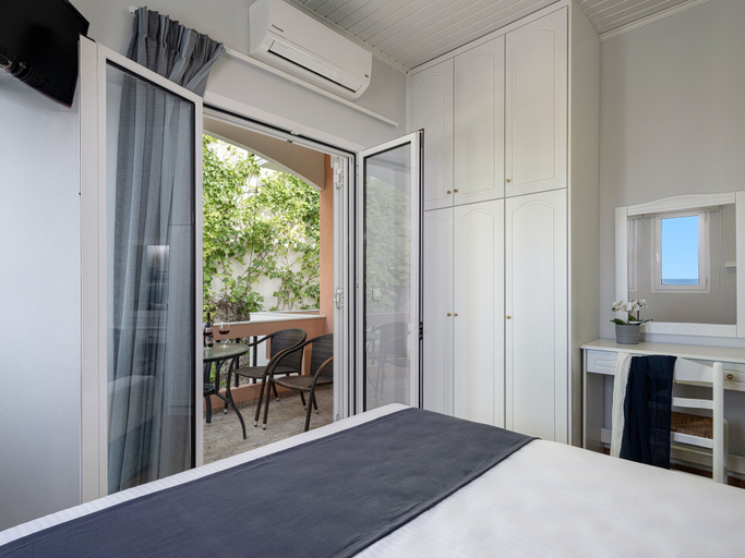 Bedroom 5, Elena SeaFront Luxury Apartments, Crete