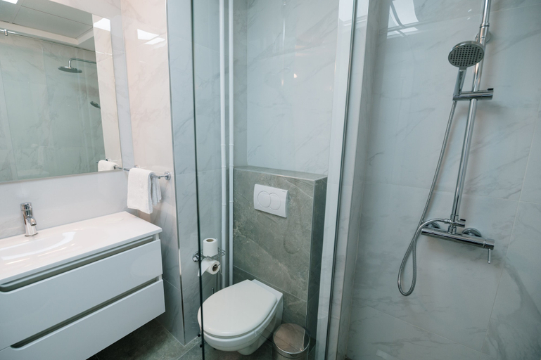 Bathroom 4, Hotel Slavija Garni, Belgrade