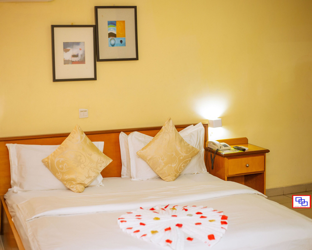 Bedroom 3, Hotel Marjorie 'Y', Tema