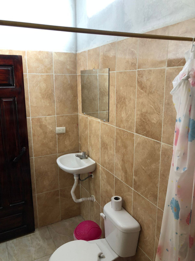 Bathroom, Hosteria de Kade, Santa Elena