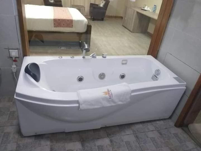 Bathroom, Siritamu Resort, Kanduyi