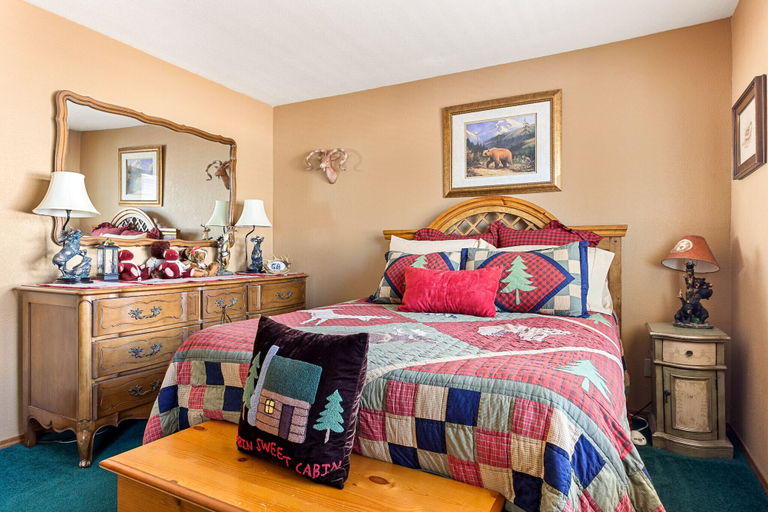 Bedroom 3, Laureens Americana Hideaway, San Bernardino