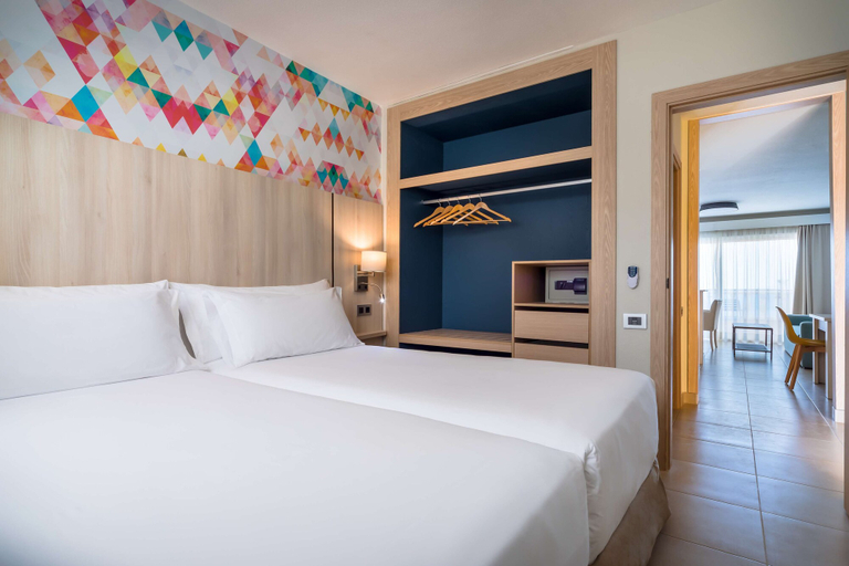 Bedroom 3, Servatur Isora Suites, Santa Cruz de Tenerife