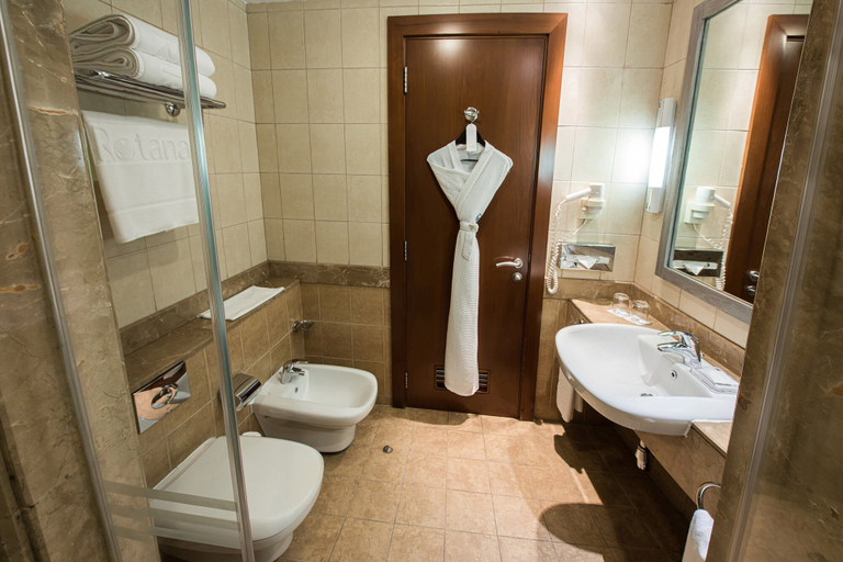 Bathroom 4, Al Rawda Arjaan by Rotana, Abu Dhabi City