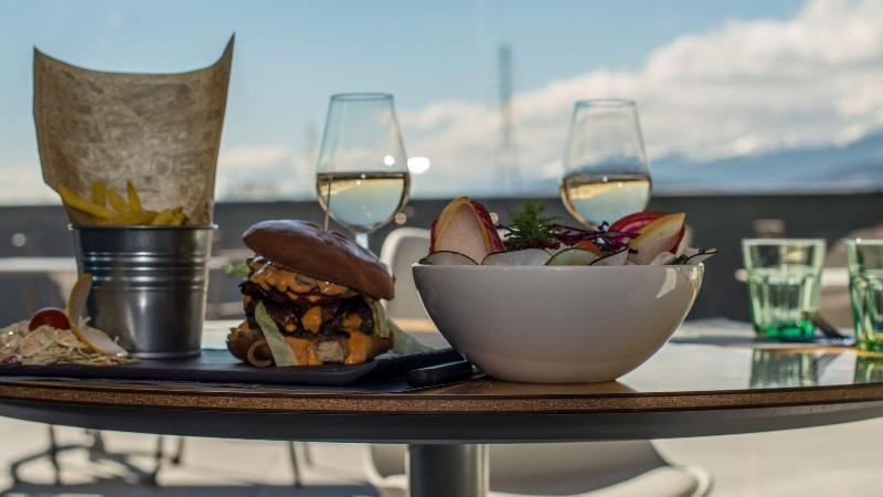 Food & Drinks 5, The Bowling Hotel, Nyon