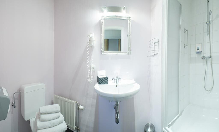 Bathroom 4, Alpha Hotel, West-Vlaanderen