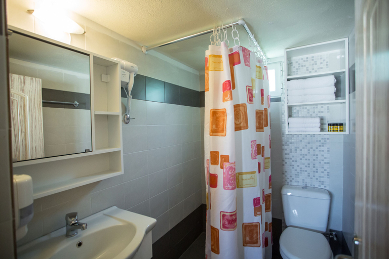 Bathroom 4, Acrocorinth Apartments, Peloponnese