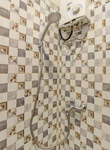 Bathroom 4, Hotel O Griya Putih, Bantul