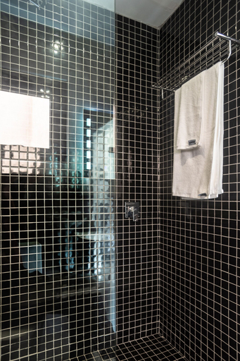 Bathroom 3, Boxo Diani, Msambweni