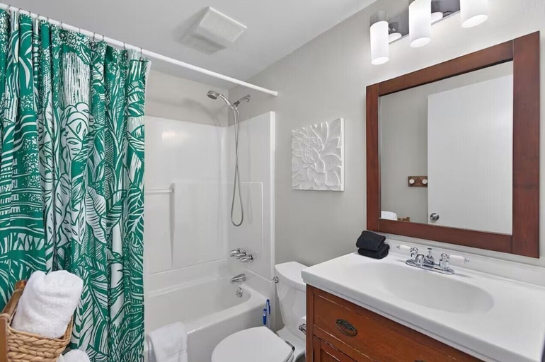 Bathroom, Greenwood Mother in Law, Seattle