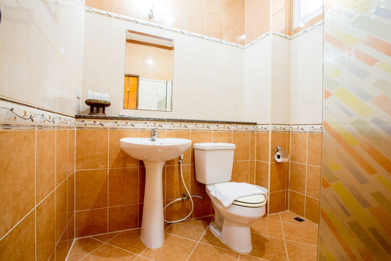 Bathroom 3, Juntra Resort and Hotel, Muang Nakhon Nayok