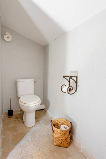 Bathroom, Mas de Lure, Bouches-du-Rhône