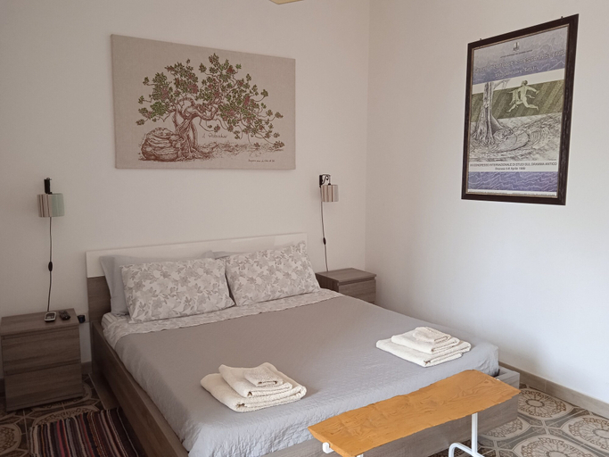 Bedroom 4, La casa di Aneupe, Syracuse