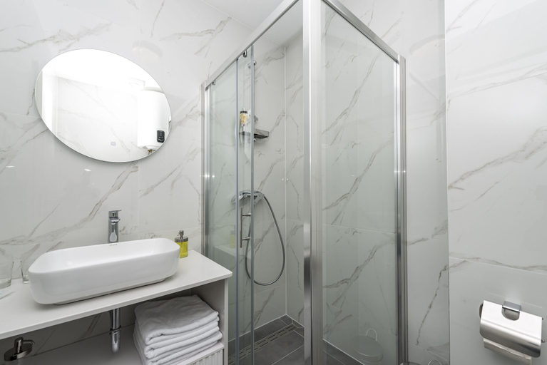 Bathroom 4, City Residences, Dubrovnik