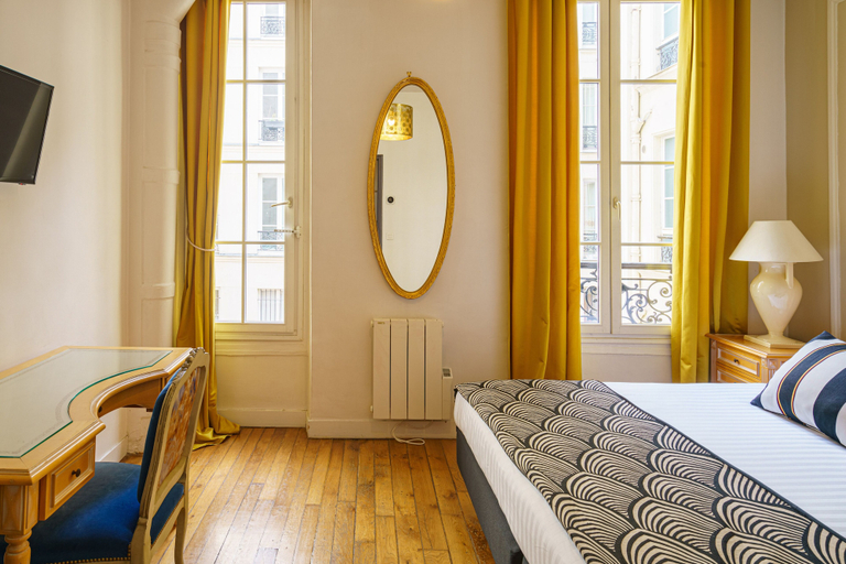 Bedroom 3, Apartments du Louvre - Le Marais, Paris