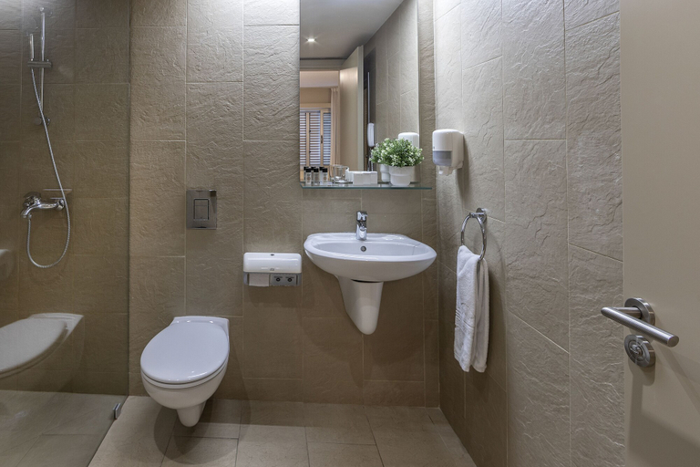 Bathroom 4, Almond Business Hotel