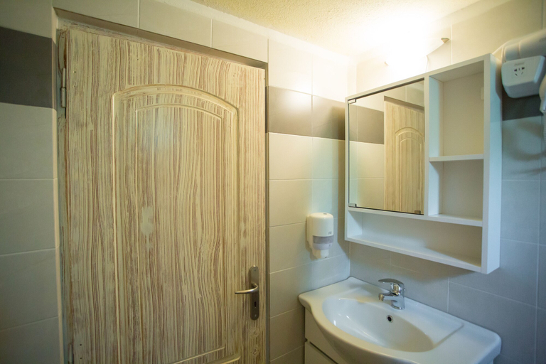 Bathroom 4, Acrocorinth Apartments, Peloponnese