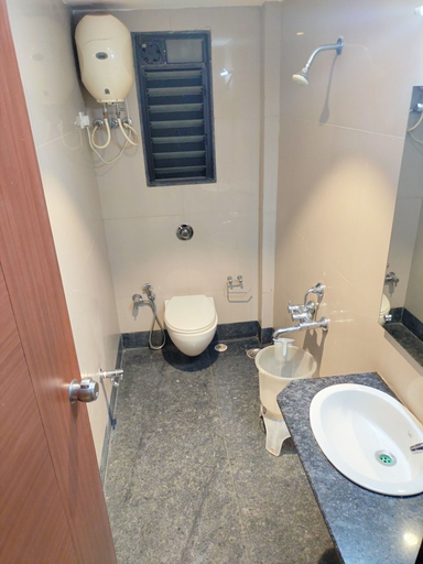 Bathroom 2, Hotel Sumanchandra Suites, Nashik