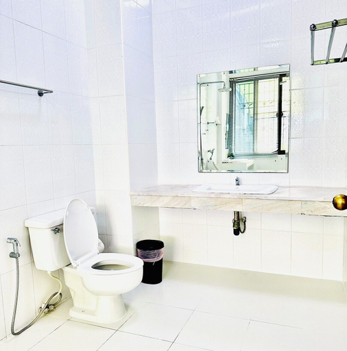Bathroom 3, Meriton101, Phra Khanong